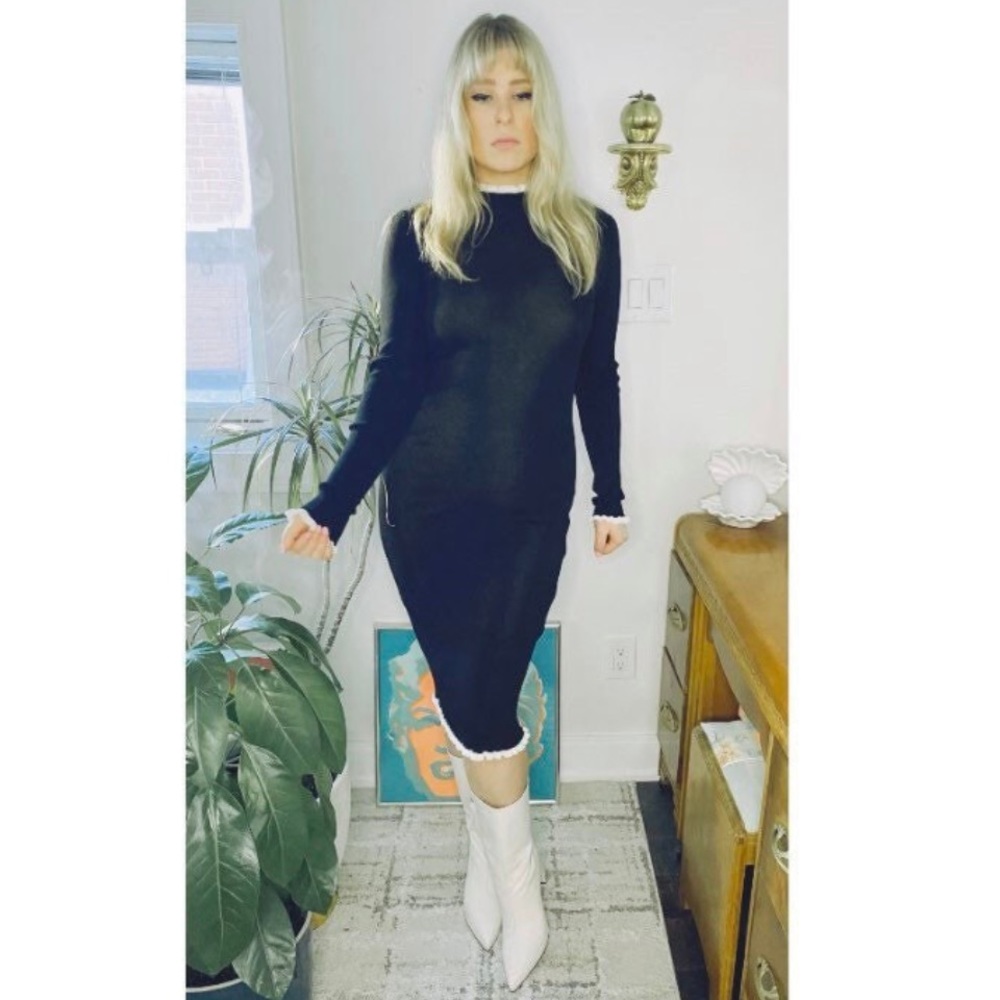 H&M Black Fitted Long Sleeved Dress with Ruffle Details - Size Medium • Body Con